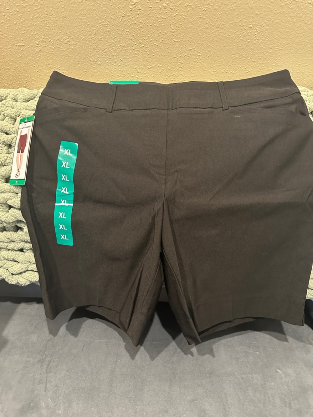 Haggar Women's Black Pull-On Bermuda Shorts